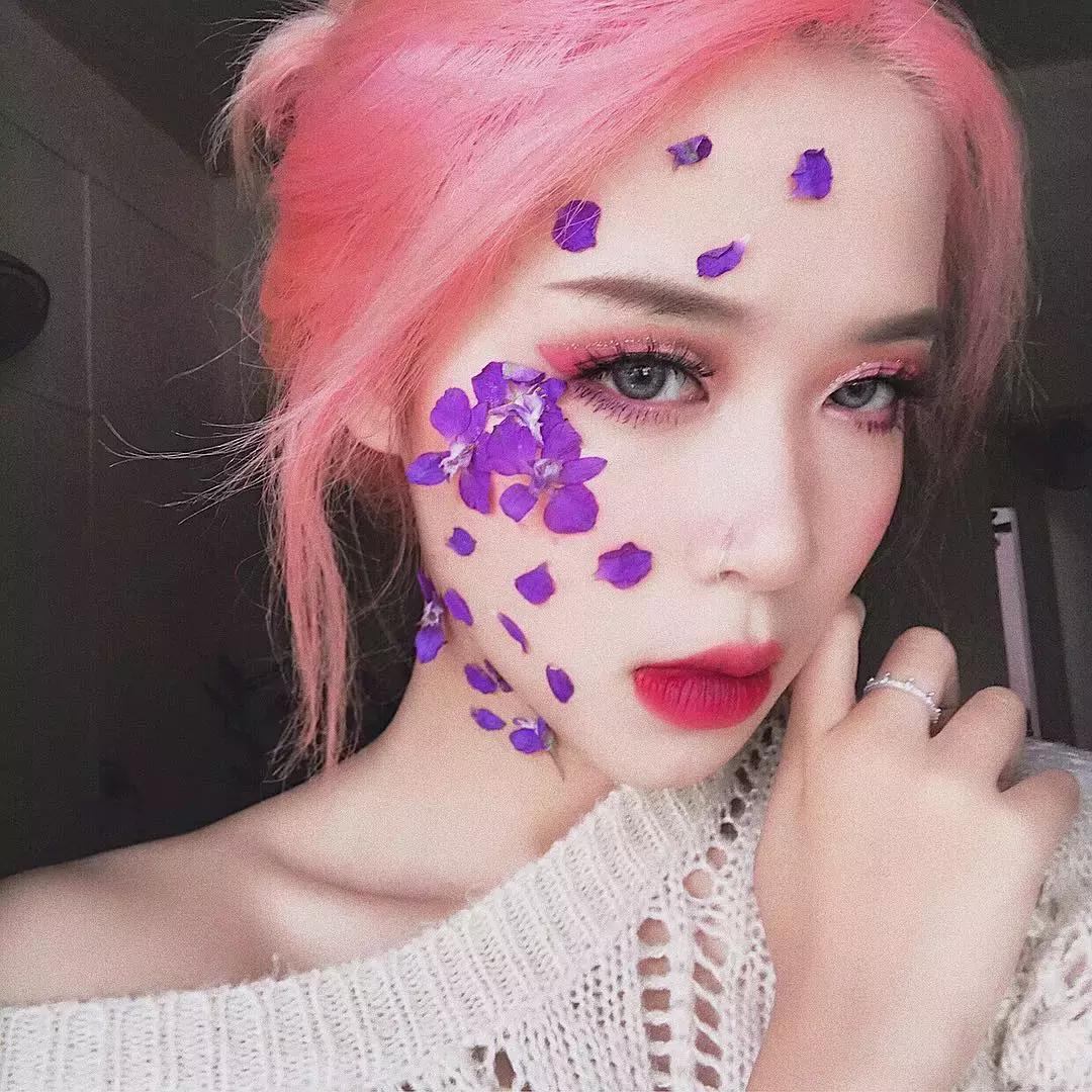 20岁越南小姐姐刷爆ins，在脸上乱画浮夸妆容，斩获10万粉，吊打P图神器！