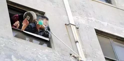 户外地下水管冻住了如何快速解冻,冬天水管冻住妙招图片