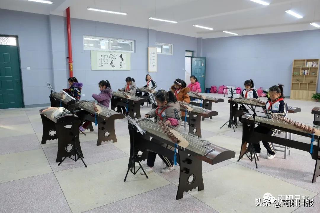 南阳完全中学校长,南阳市第一完全学校东大门图片
