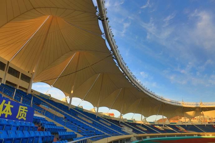 威海体育场免费开放项目,威海体育场所开放的最新通告