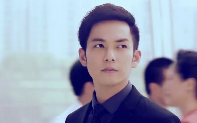 浓眉大眼虎气十足的男演员,五官端正浓眉大眼的男明星