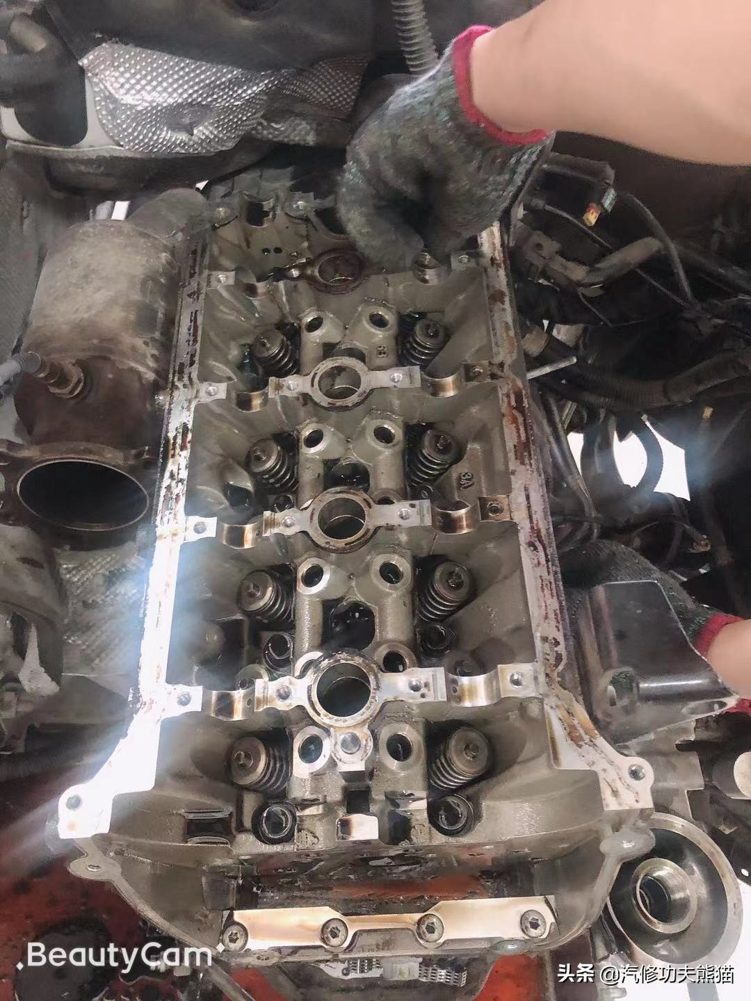 2013款奥迪a4l烧机油怎么解决,奥迪a4l突然全车无电是什么原因