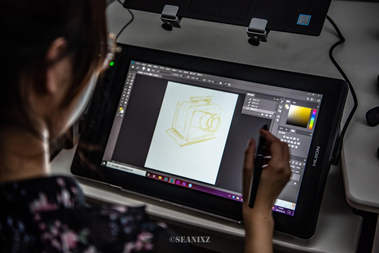 接近真实的纸笔绘画：绘王（HUION）KamvasPro16手绘屏使用体验