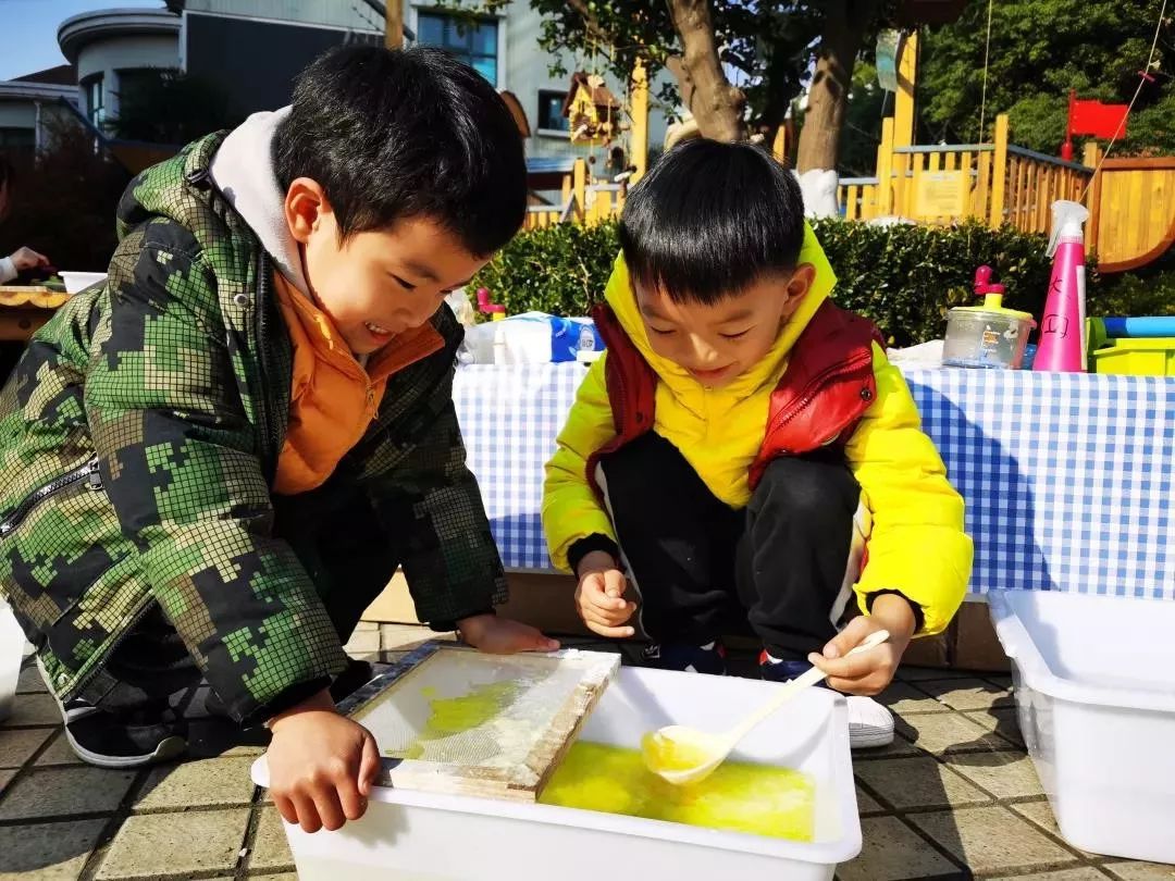 幼儿园生成课程案例,幼儿园关于纸的课程