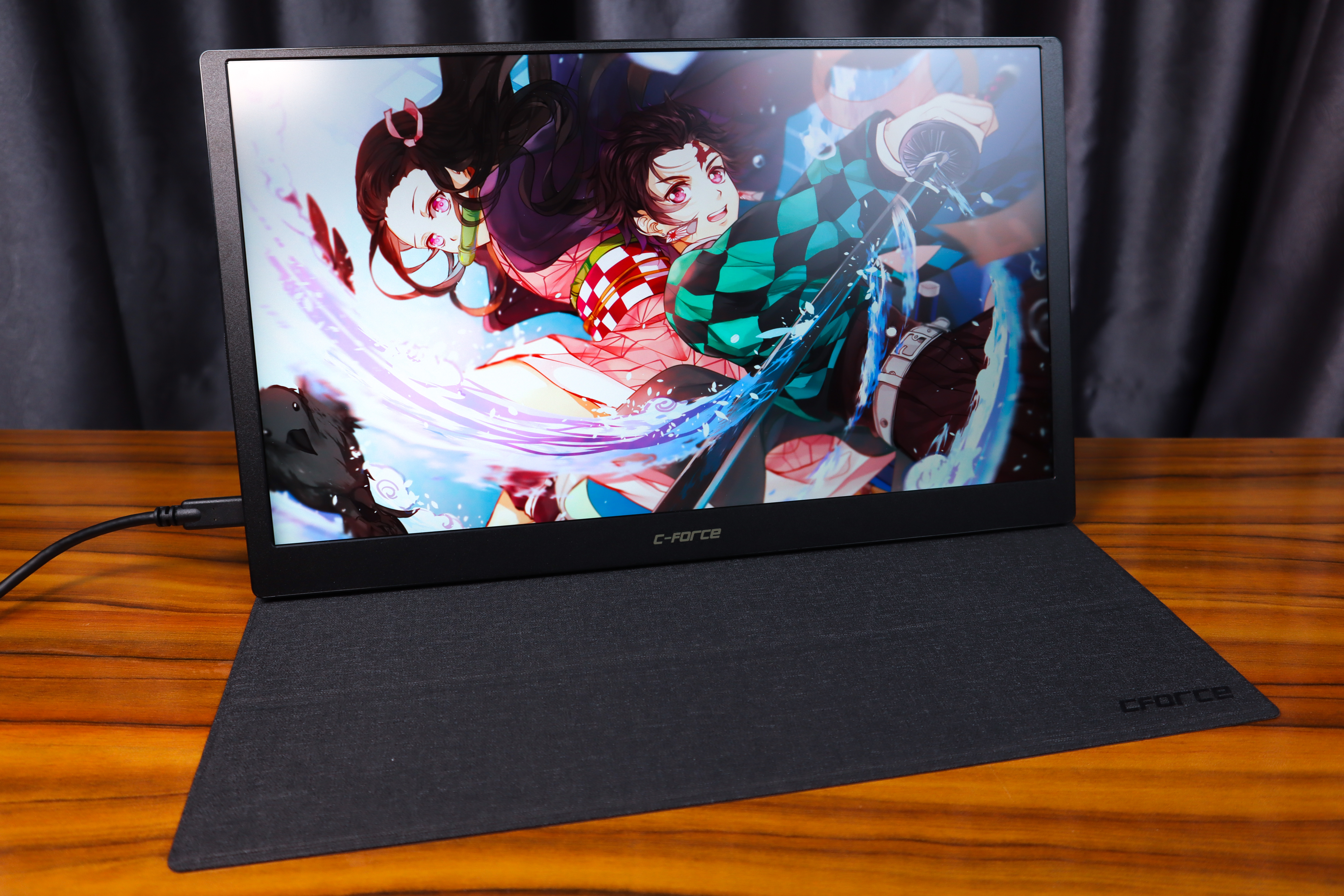 cforce便携显示屏011x,cforce便携屏幕评测