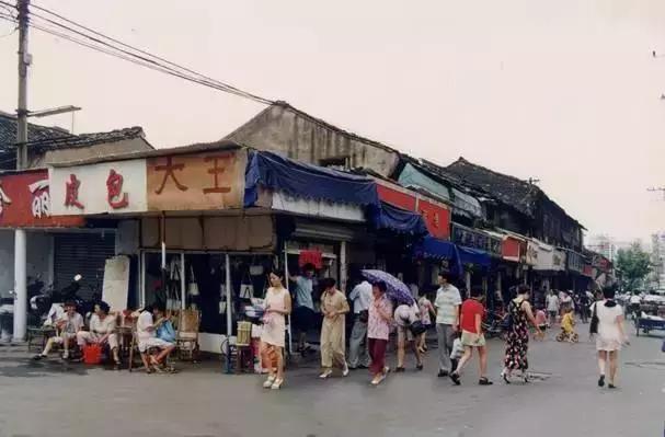 天一广场附近的老街,天一广场20年前