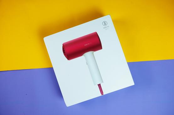 头发风一吹毛躁干枯怎么处理,头发干枯毛躁和吹风机有关吗