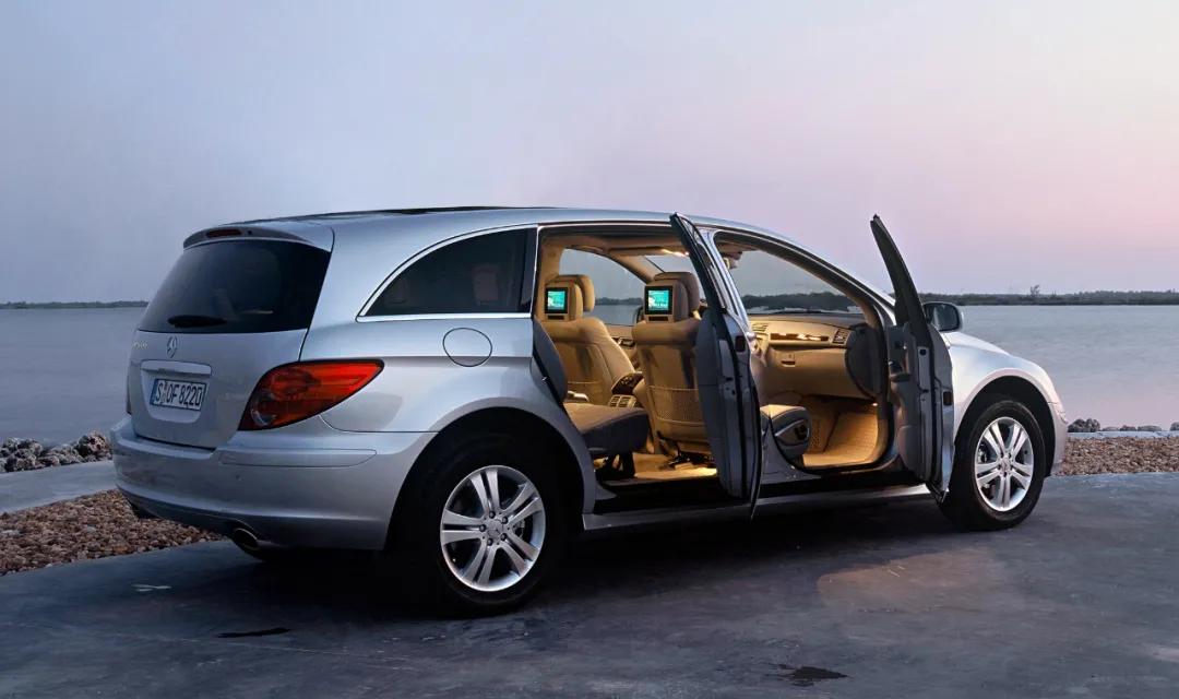 2021款奔驰R级到港！比埃尔法后排大，预计能火？