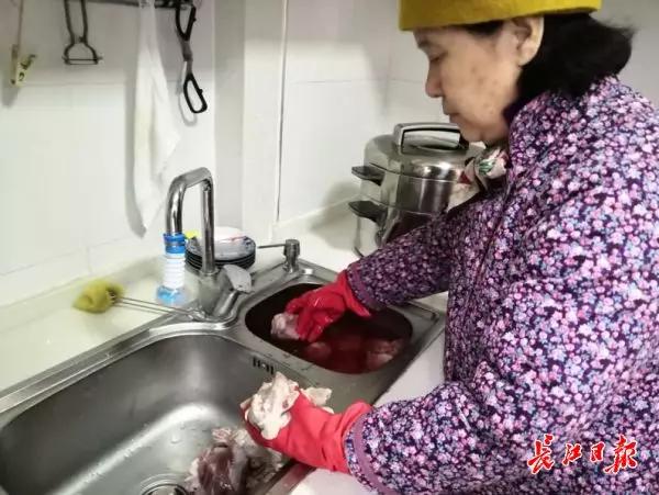 江岸普通市民的““守城者”一天