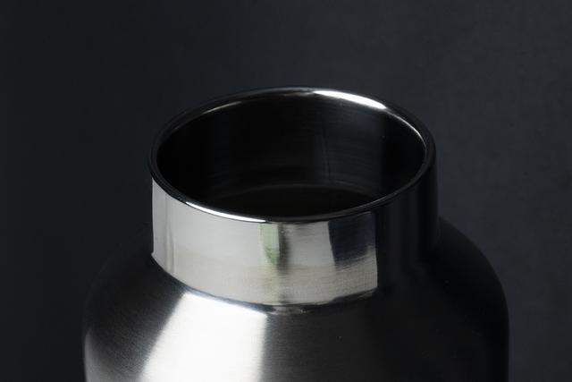 女生拧不开瓶盖却不要你帮忙,有些女生是真拧不开瓶盖