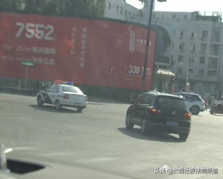 交警开道护送颅骨骨折儿童就医,市南交警紧急开道送断指伤员就医