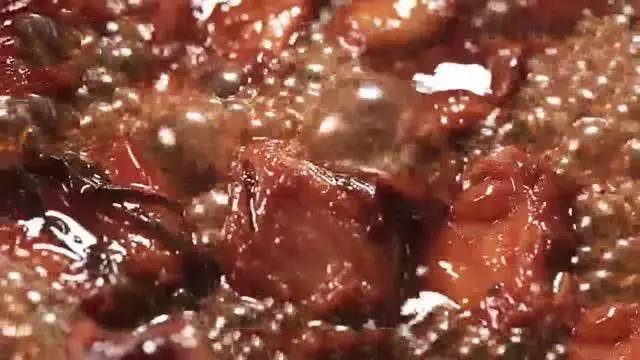 大厨教你在家做糖醋排骨简单易学,糖醋排骨烧得发苦肉质又硬怎么办