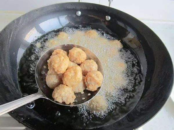油炸丸子为什么会致癌,油炸丸子里面有什么危害物质