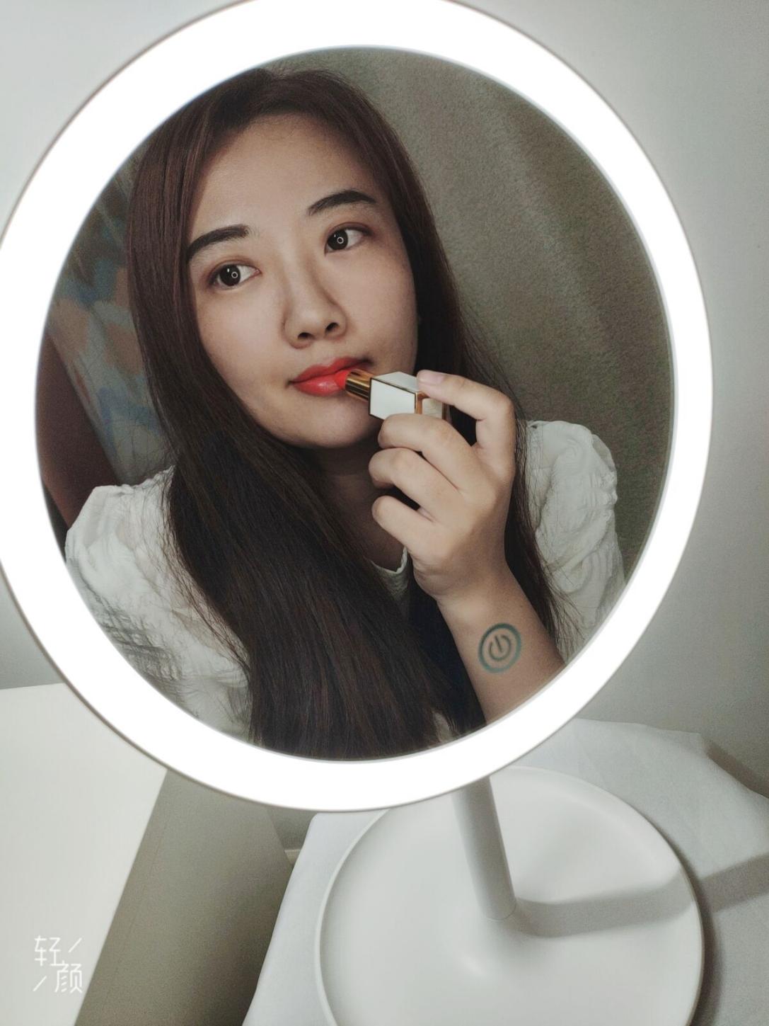 不懂光线，怪不得你的妆容有瑕疵！试试LED化妆镜，还你高级脸