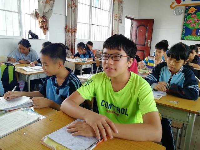 高中生到底是住校好？还是走读好？班主任：家长可不能大意