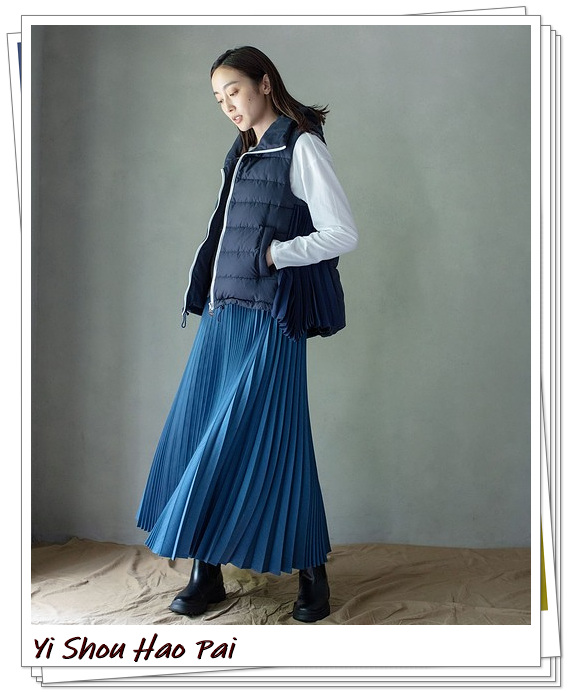 黑色的棉背心外套怎么搭配,海军蓝羽绒