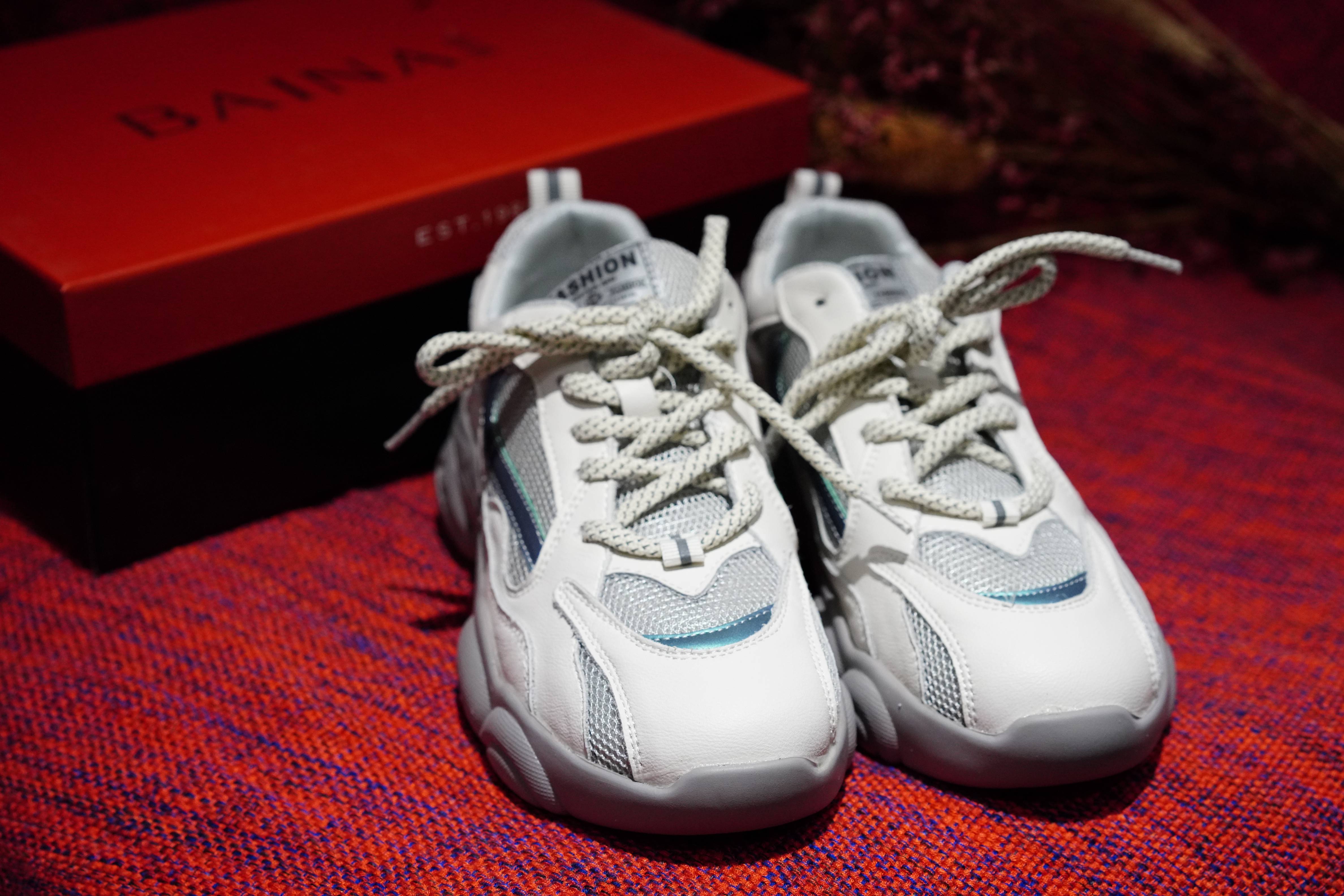 夏季哪款老爹鞋穿显脚秀气,最洋气夏季老爹鞋