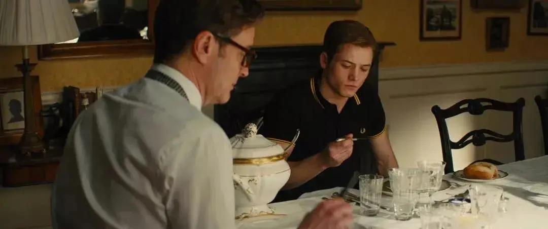 男人夏天穿商务版t恤好看吗,夏天穿衣搭配t恤加衬衫男