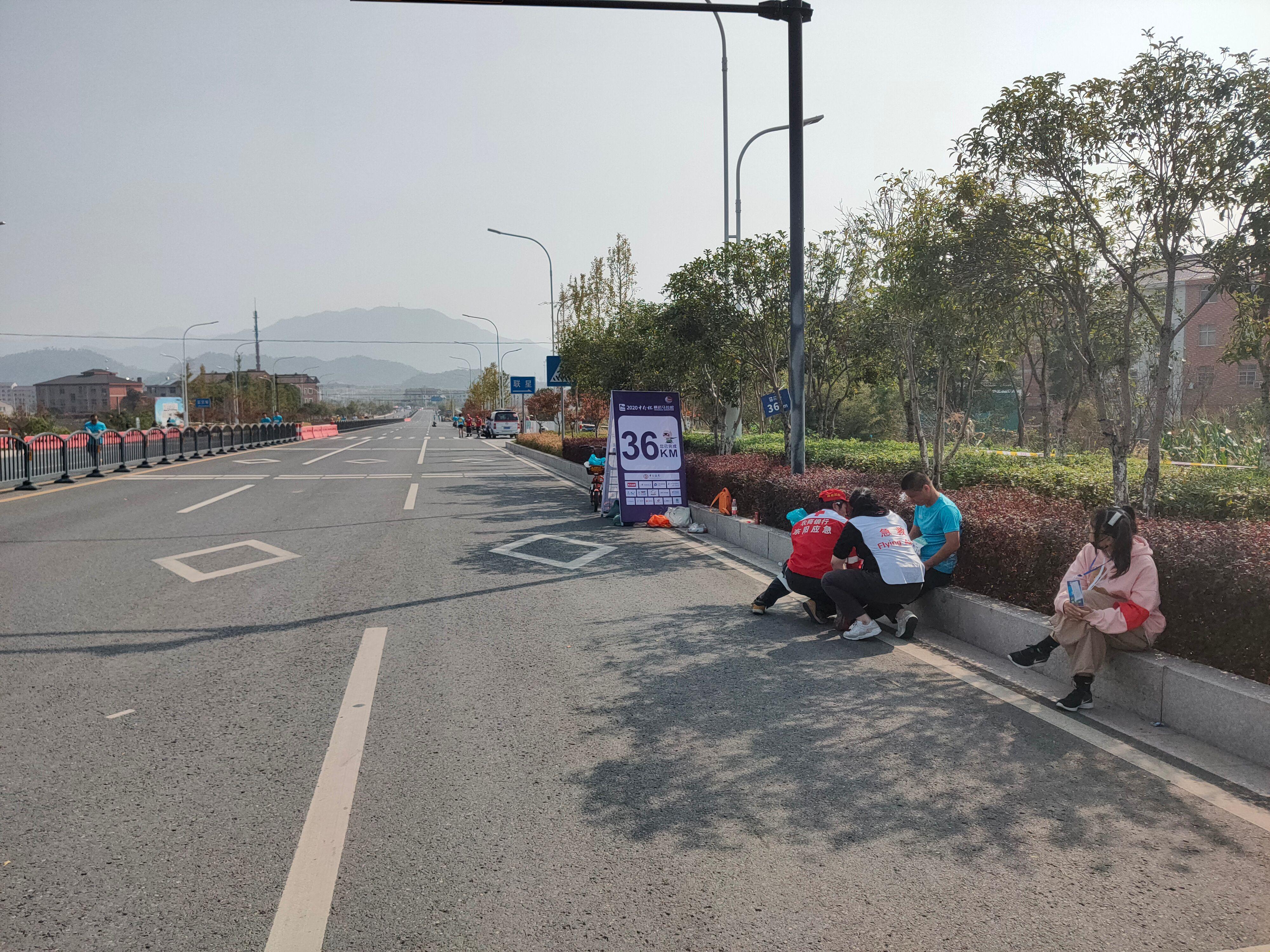 首个全马2022年超燃视频,横店马拉松2023全马颁奖直播