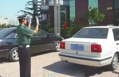 手动挡车怎么倒车的,手动挡车怎么倒车才是正确的