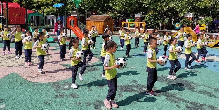 足球从娃娃抓起完整版,足球从娃娃抓起内容