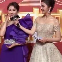 43岁陈数疑整容脸肿显老气,43岁的陈数图