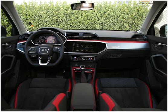 奥迪q3sportback和宝马x1,试驾车奥迪q3