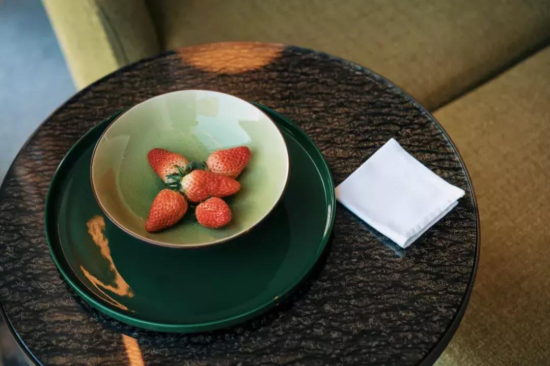 别给财务小姐姐看，这样订房会有小惊喜