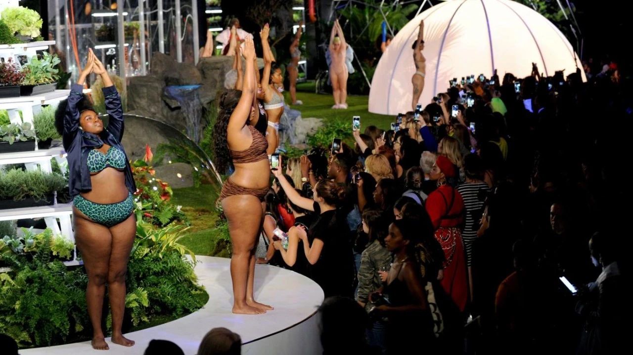 全球最富歌手rihanna,rihanna美国女星