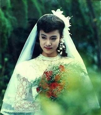 她是范冰冰的恩人，曾被抛弃流产不育，中年又意外丧夫，悲惨一生