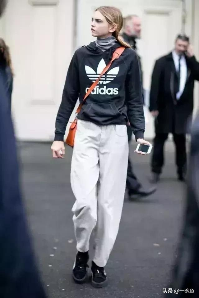 高领卫衣穿搭,高领潮服卫衣