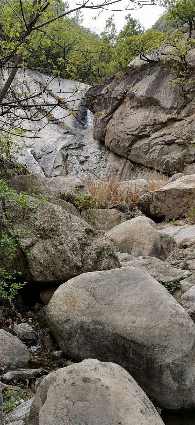 鲁山滚油锅瀑布景点,鲁山滚油锅瀑布路线