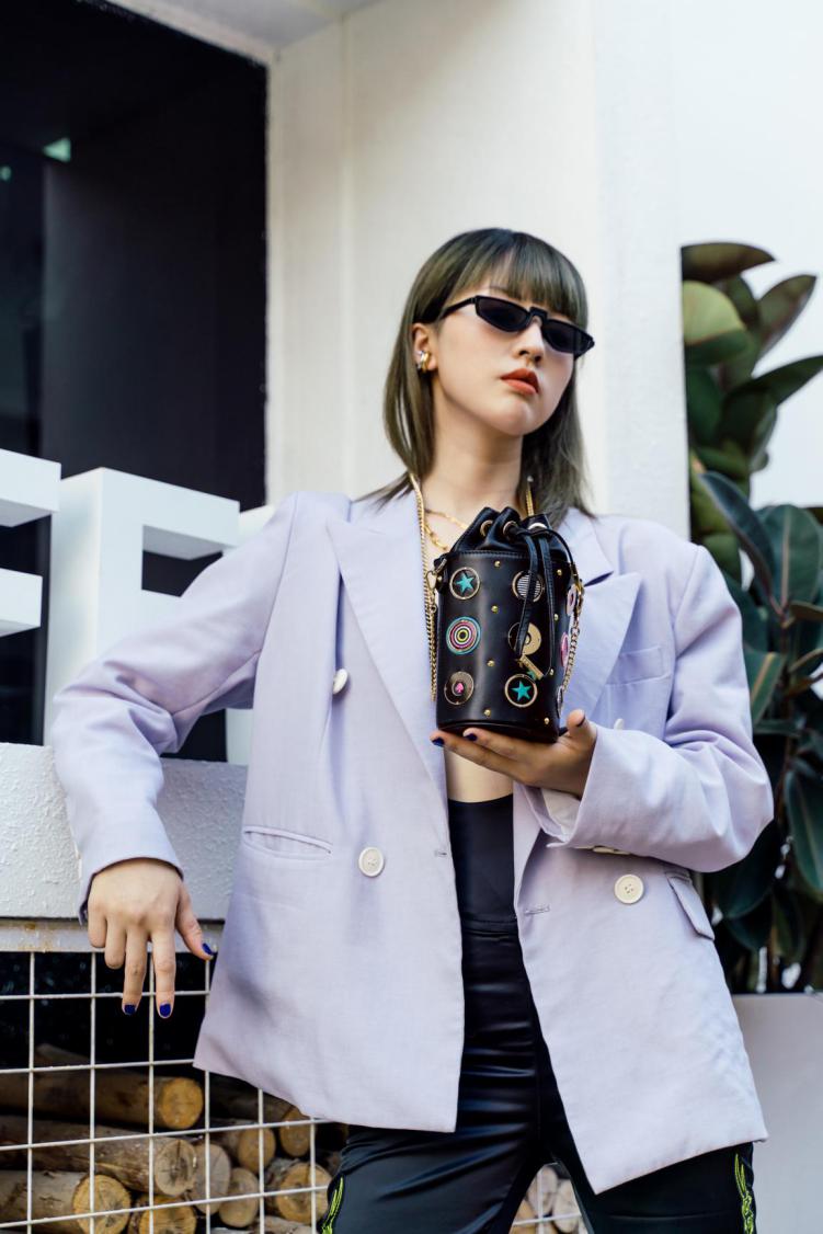 刘雯露腰针织上衣,大表姐刘雯同款巴洛克毛衫穿搭