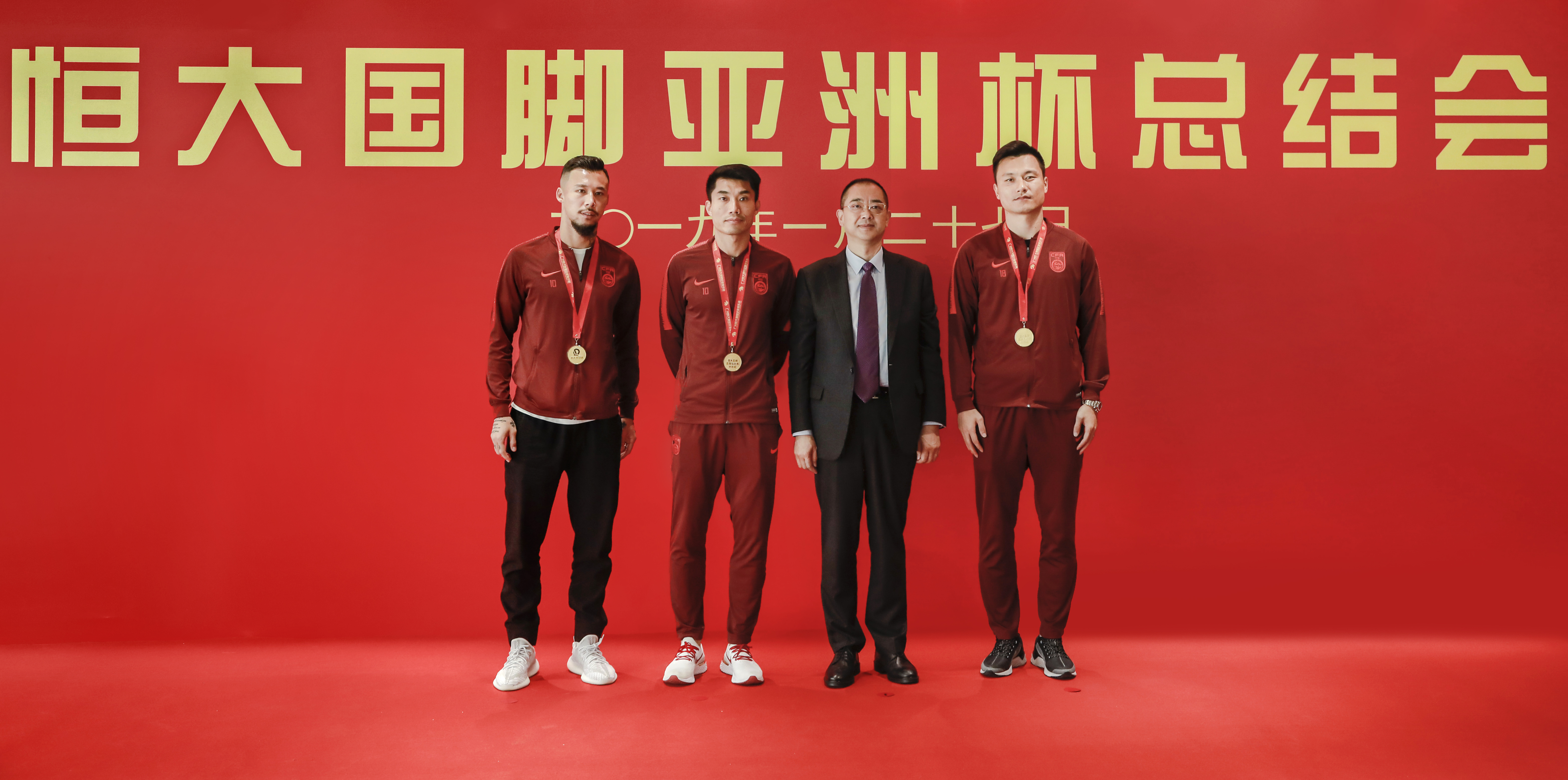 亚洲杯国足亮眼表现,亚洲杯国足被鼓励