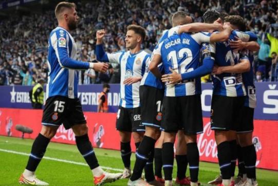 今晚这场比赛不可错过，深夜12点半开球，中国球迷值得熬夜观看