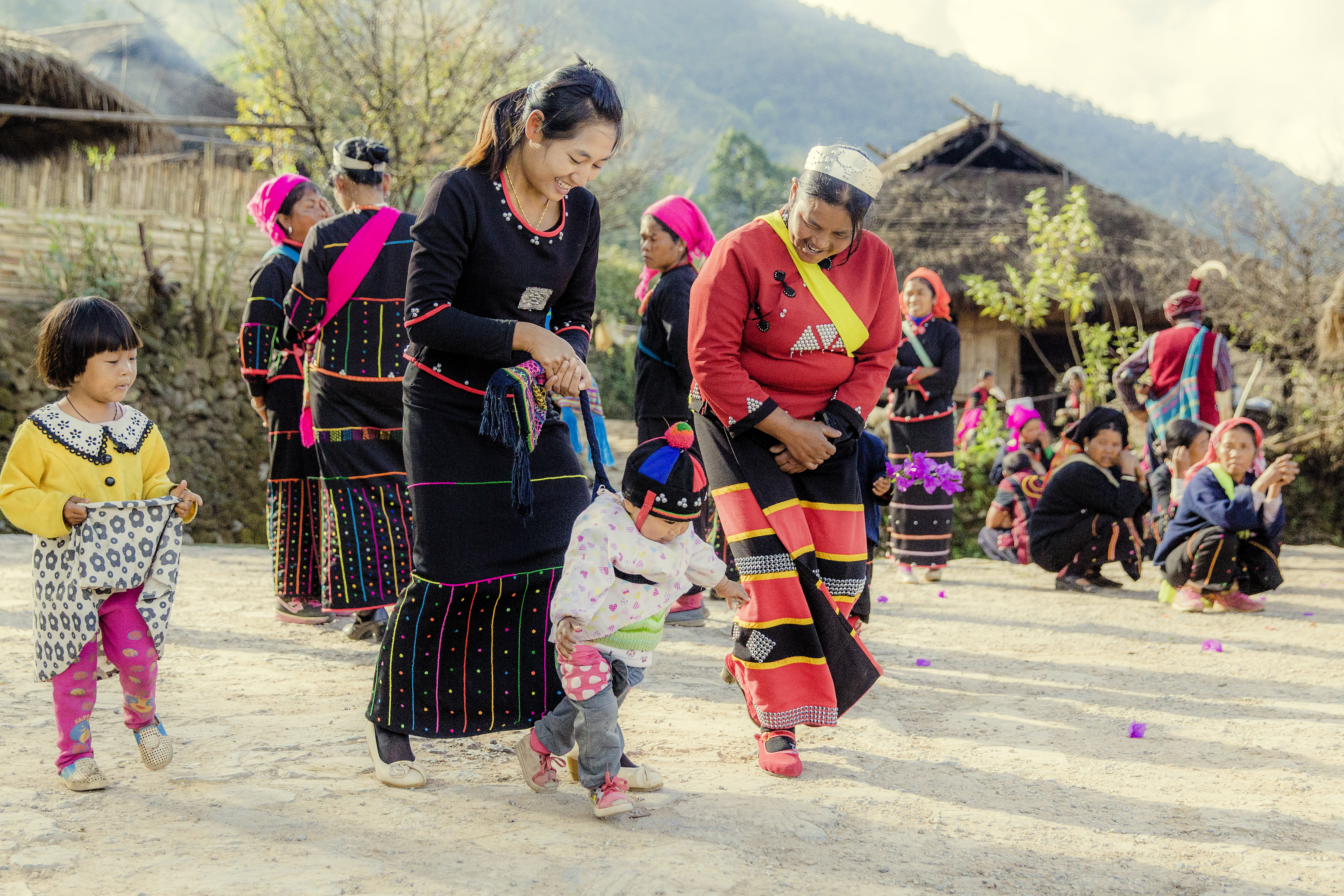 以“黑”为傲的民族离缅甸很近离你很远杀头祭祀已经成为过往
