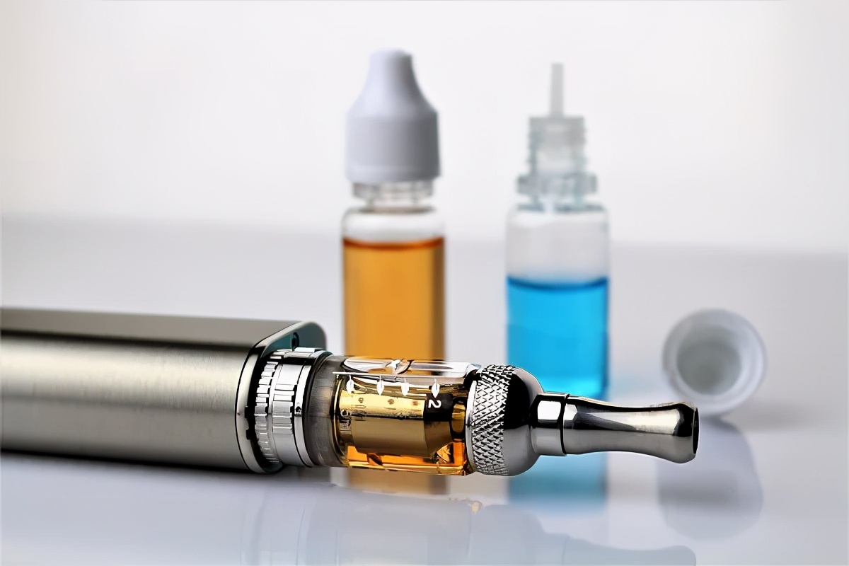 *子烟电**也是烟，吸食*子烟电**会增加心脏病和肺病风险