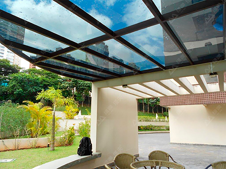 上海绿澳pc板材,塑料中空板与pc阳光板比较