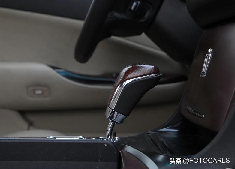 丰田皇冠4.3lv8,丰田皇冠12代4.3v8试驾