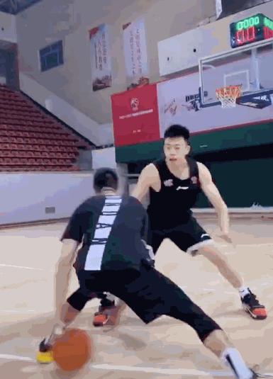 soma步在nba里算走步么,上下步和soma步是走步吗