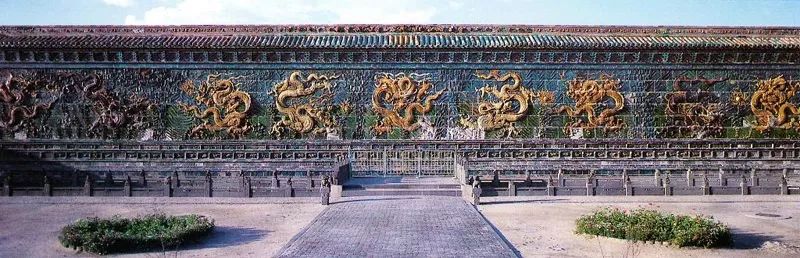 一座神人共栖的“煤都”