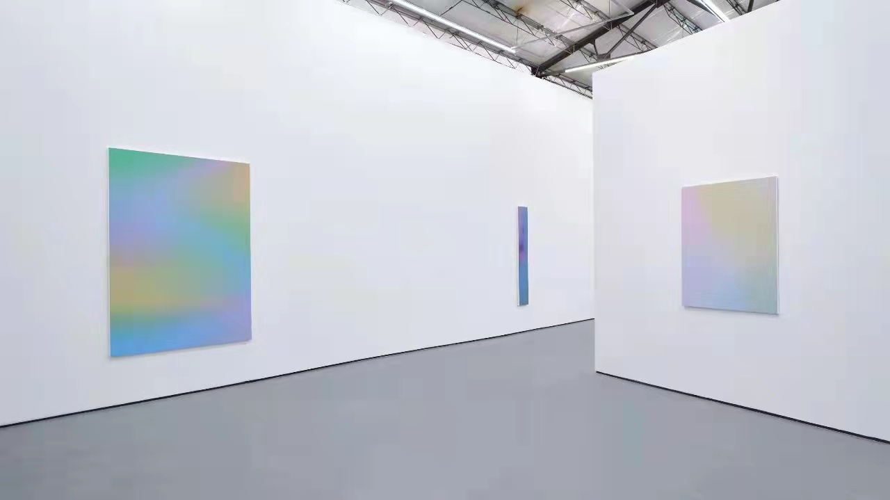 两端之间：万杨的绘画｜艺术栗子