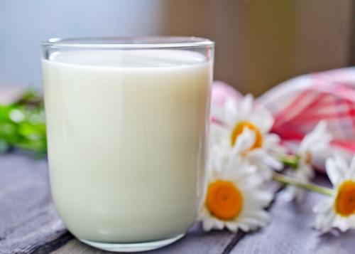 需要冷藏的鲜牛奶可以煮沸喝吗,买回来的牛奶可以加热吗