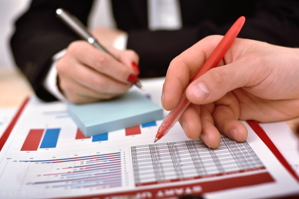 财务月报一般都报什么呢,简单易懂的财务月报