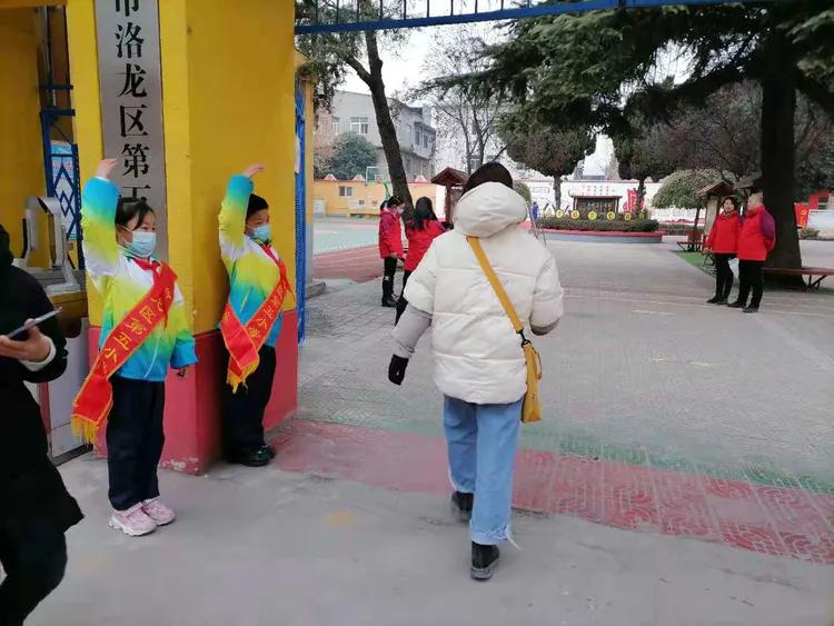 洛龙区养成教育十二校联盟第195次活动洛龙五小现场会