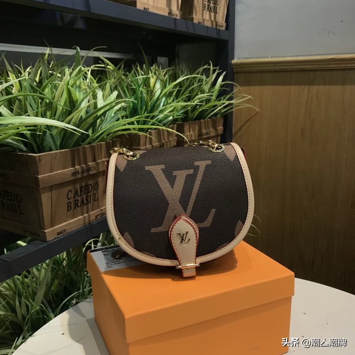 lv19春夏新款中古小猪包彩绘款马鞍包今年最流行款式女神必备