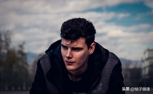 怎样摆脱抑郁情绪使自己高兴起来,怎样摆脱抑郁焦虑情绪