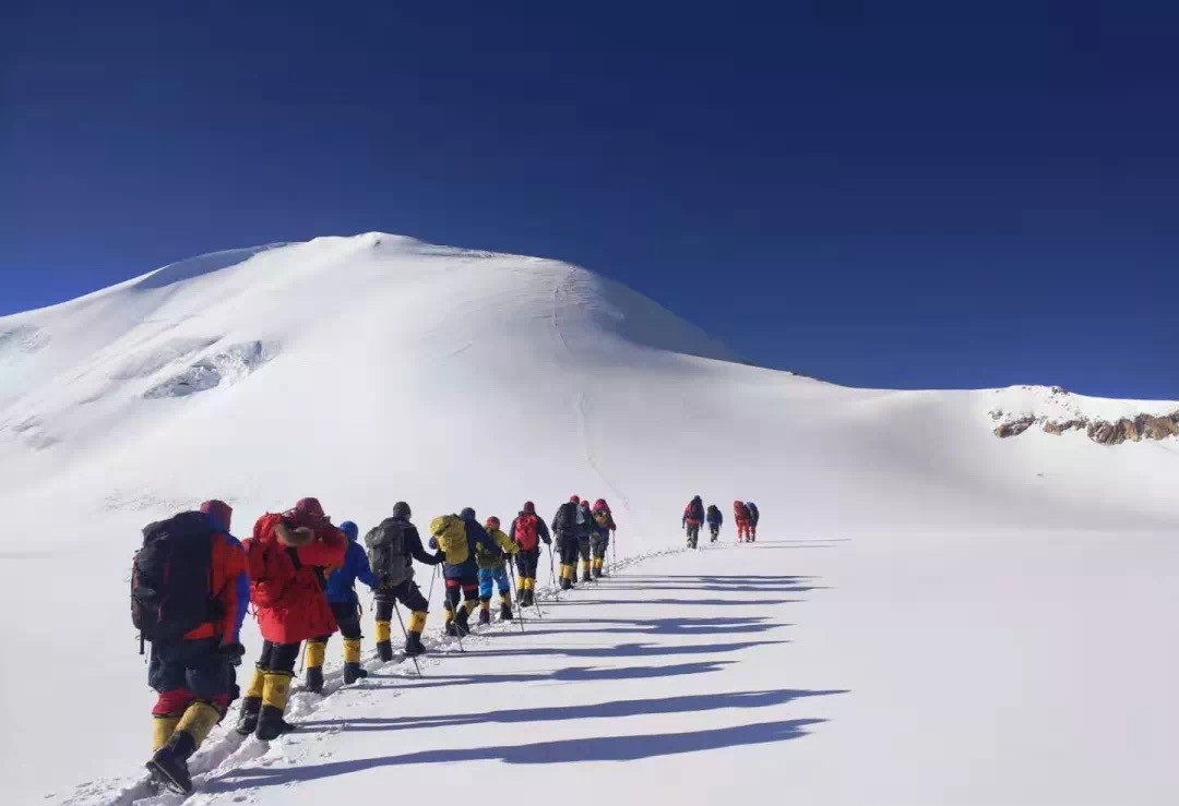 珠峰高度为什么和上次差别那么大,世界公认的珠峰高度