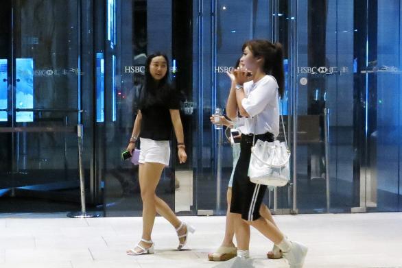 在小县城开服装店怎么营销,闺蜜开服装店经营模式