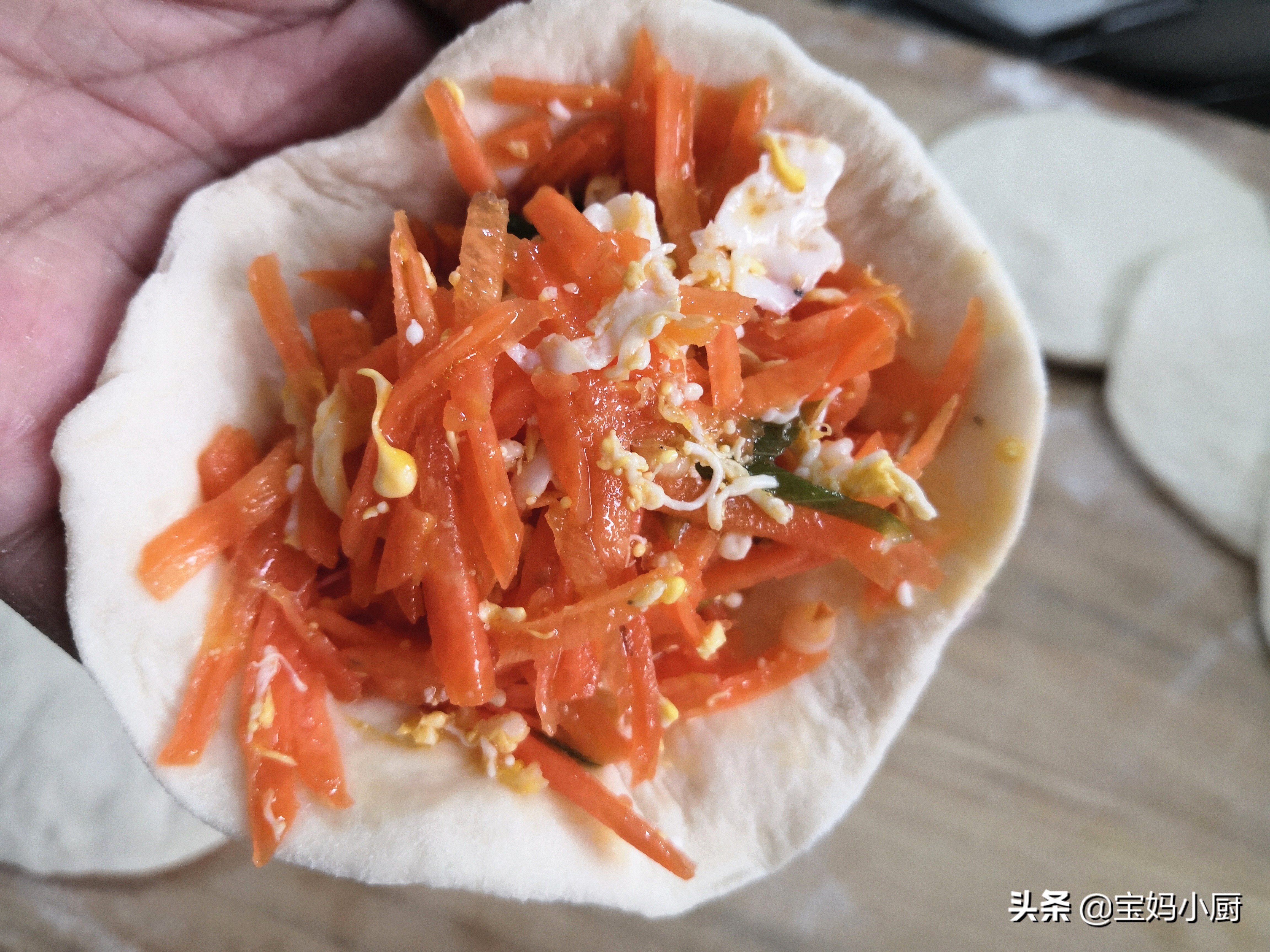 在家早餐小笼包子做法,自制香喷喷的包子和家常菜